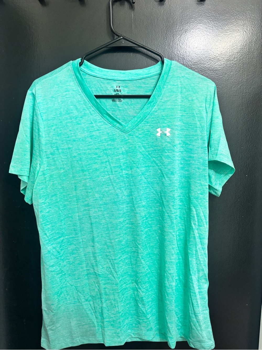 Under Armour Women's Mint Green V-Neck Short Sleeve Tee